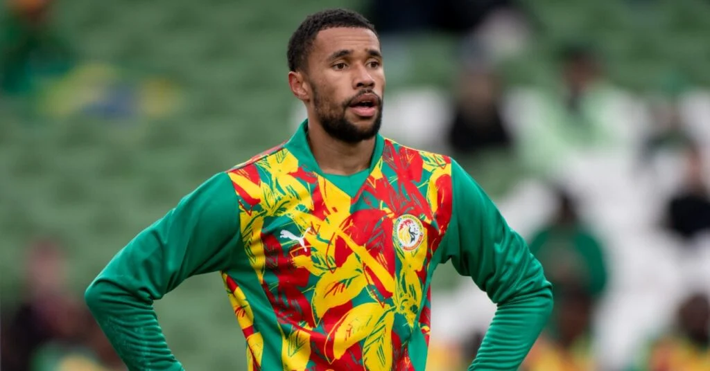 Yéhvann Diouf, gardien de but du Sénégal, en action