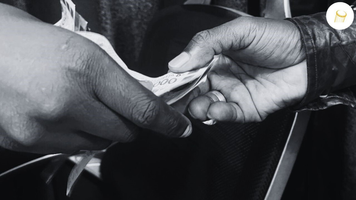 Corruption au Mali : échange de billets de banque, illustration
