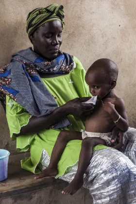 Parent et enfant au Burkina Faso