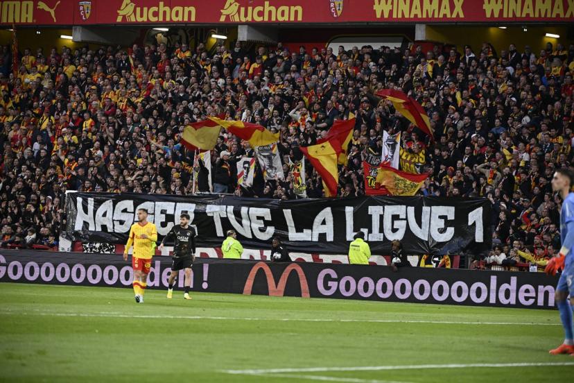 banderole des supporters lensois critiquant Nasser al-Khelaïfi sur la ligue 1