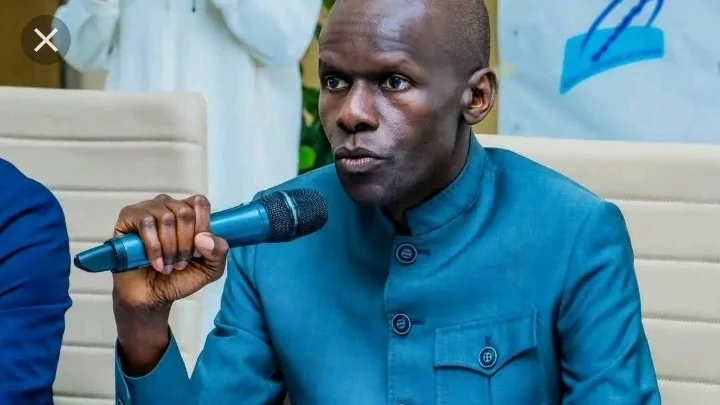 Waly Diouf Bodiang en pleine intervention politique, analysé par les observateurs