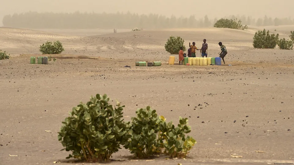 L'accès à l'eau est particulièrement difficile dans certaines régions du Mali. Photo d'illustration avec le lac de Faguibine asséché dans la région du Tombouctou
