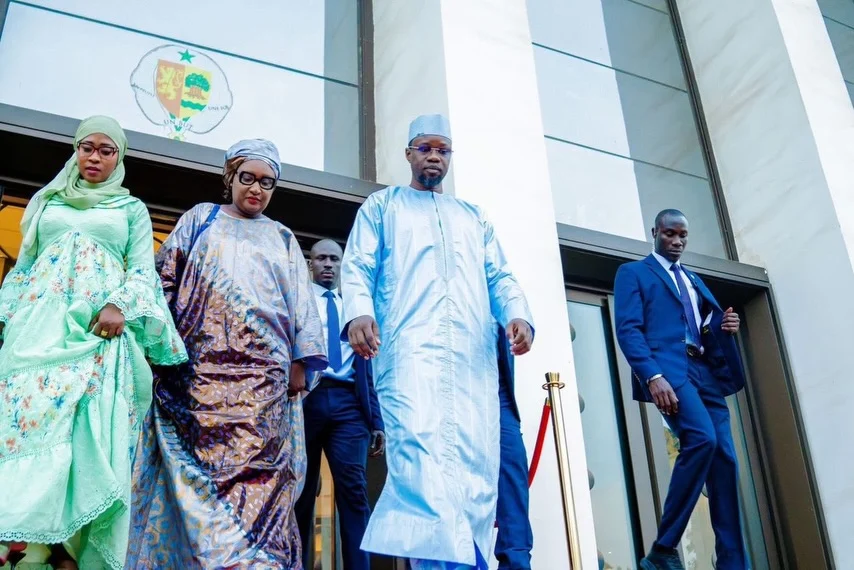 moment clé de la passation de service à la primature du Sénégal