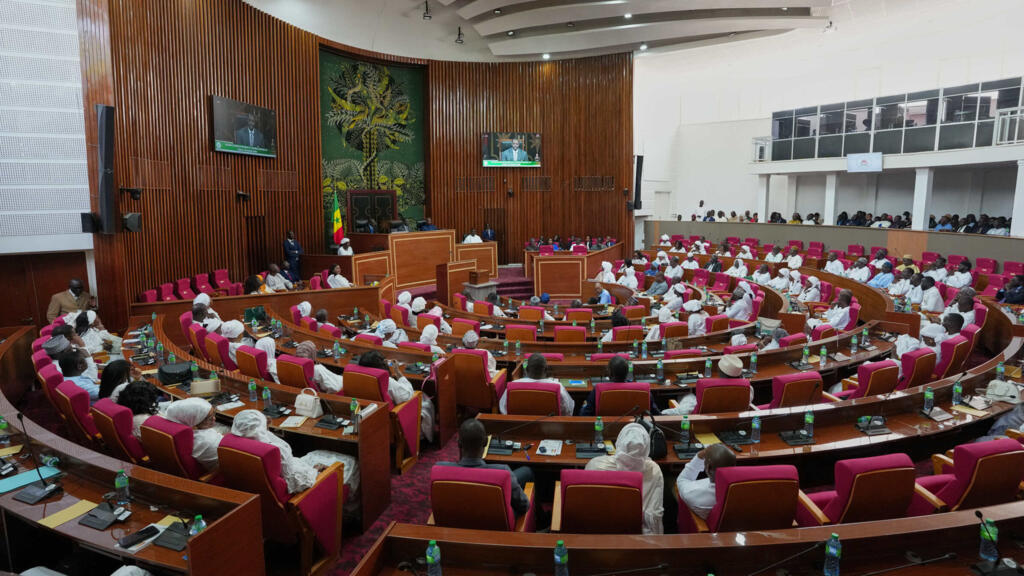 Séance plénière à l'Assemblée nationale sénégalaise lors de l'élection d'Ousmane Sonko comme président, en mai 2026