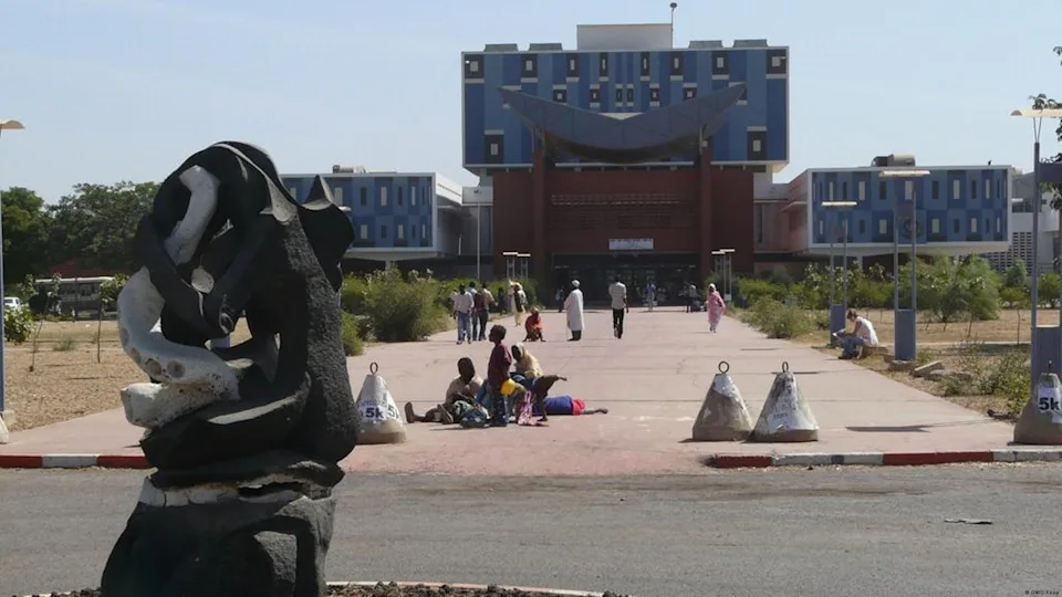 Les étudiants de l'Université Cheikh Anta Diop de Dakar réagissent à la rupture politique entre Diomaye et Sonko.