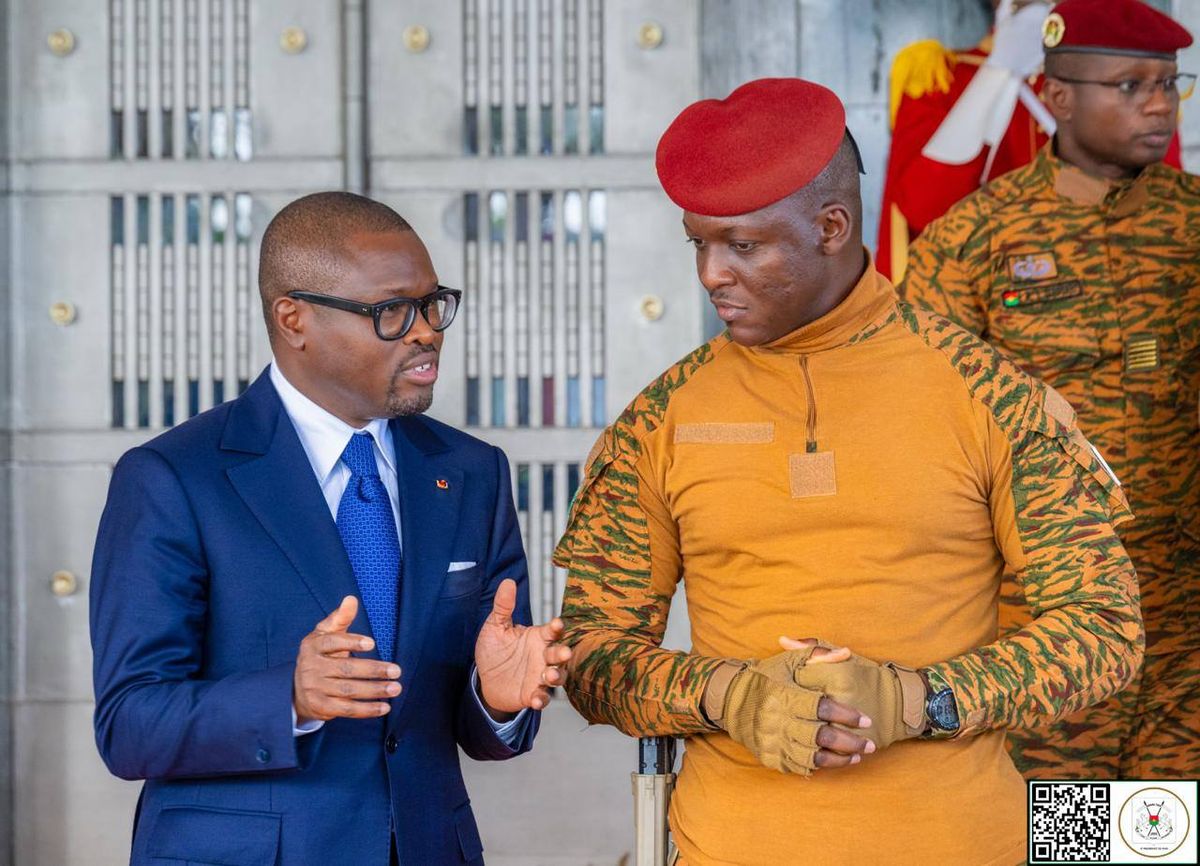 Les dirigeants du Burkina Faso et du Bénin lors de discussions sur la sécurité et l'économie