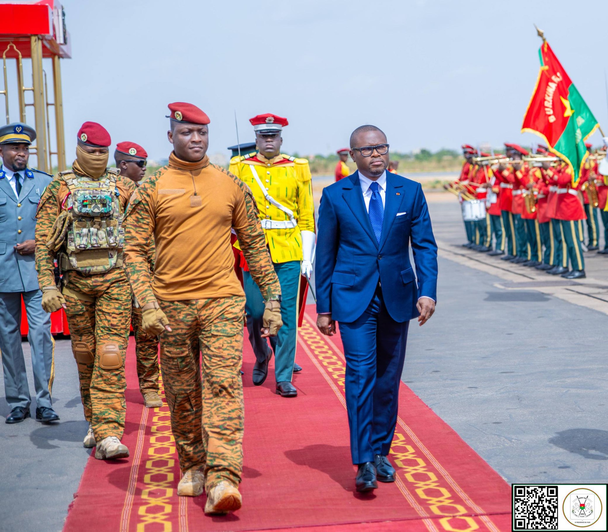 Le Capitaine Ibrahim Traoré et Romuald Wadagni lors de la visite