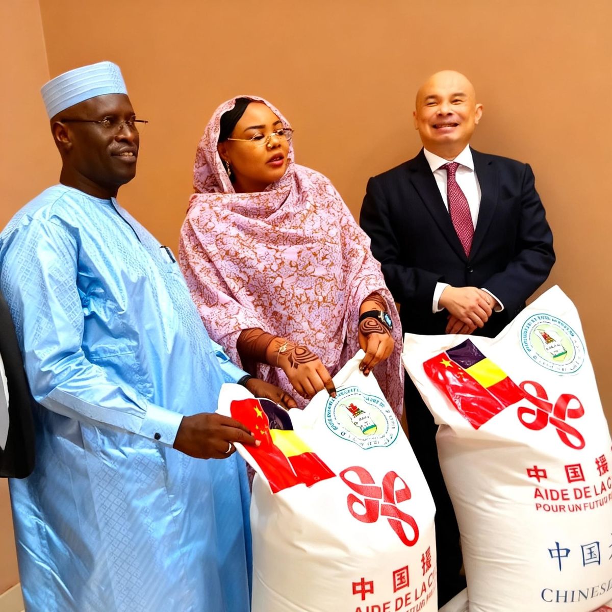 Don de riz chinois au Tchad