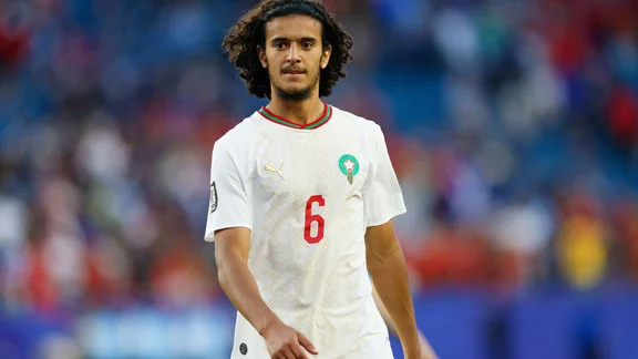 Ayyoub Bouaddi, milieu de terrain du LOSC, en action