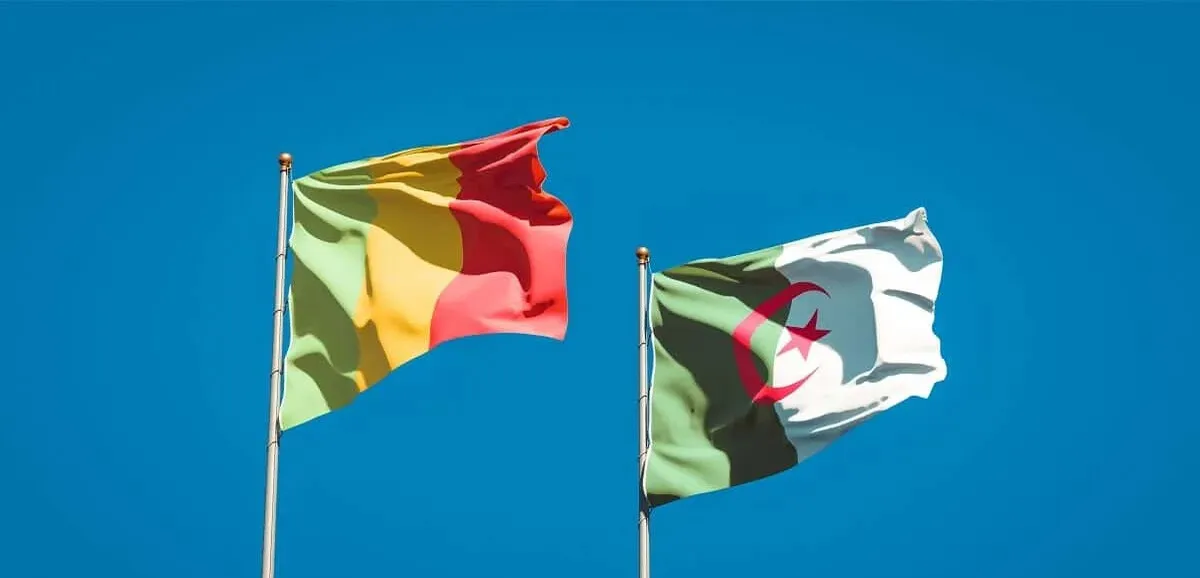 Avion décollant entre l'Algérie et le Mali après la réouverture des espaces aériens