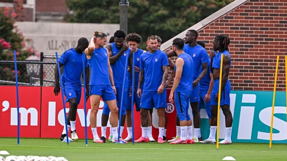 Lucas Digne, joueur de football français, en action