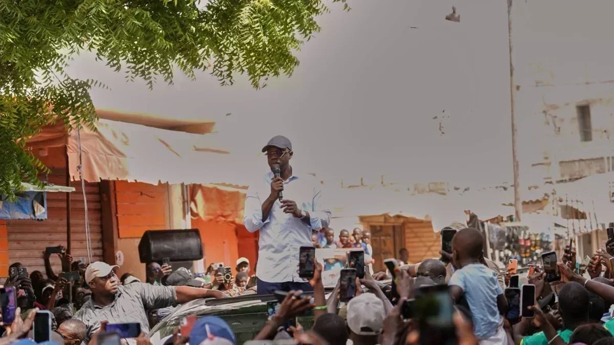 Ousmane Sonko s’adresse aux militants de Pastef à Bargny lors du lancement de la campagne de vente des cartes de membre