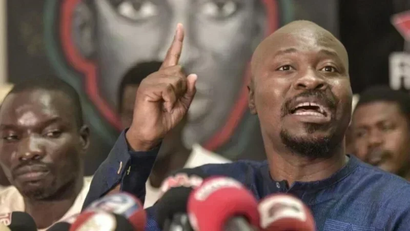 Guy Marius Sagna lors d'une conférence de presse