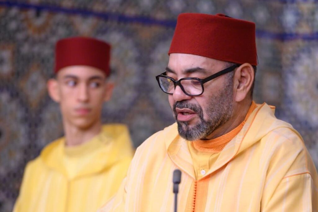 Le roi Mohammed VI et le prince Moulay Hassan lors d'un événement officiel
