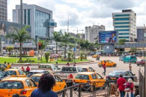 Paul biya absence alimente le risque politique au Cameroun avant l&rsquo;eurobond de 2026