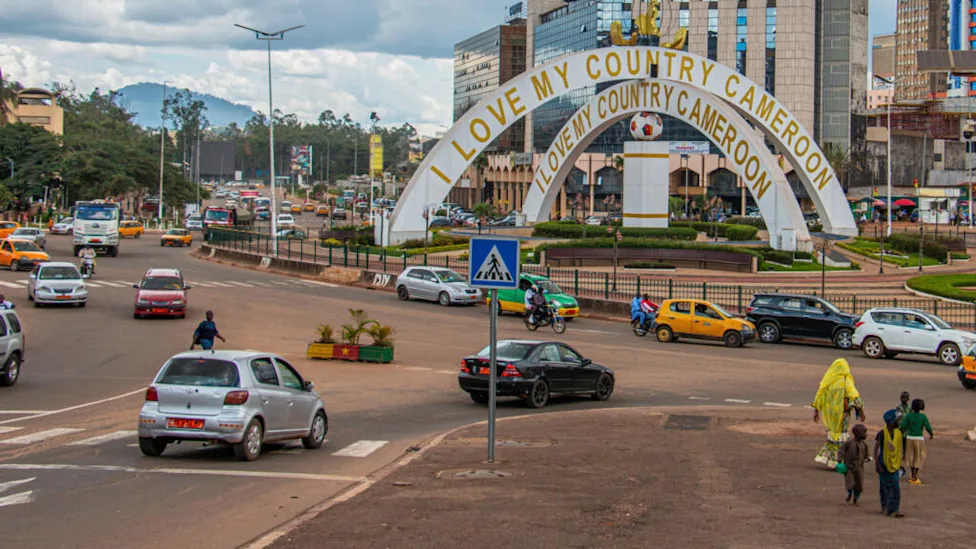 Deux gendarmes camerounais armés de kalachnikovs filmés en territoire centrafricain