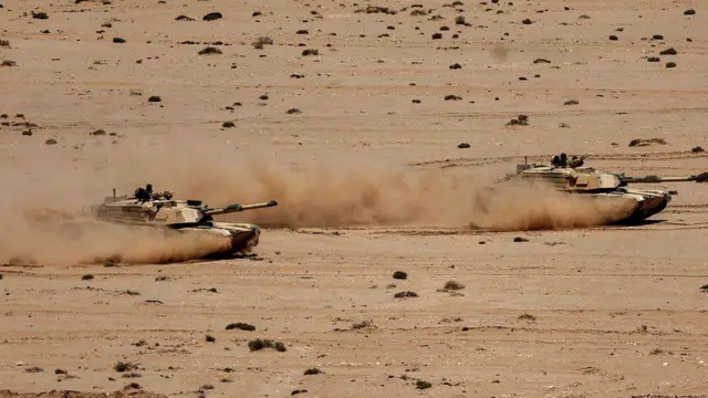 Chars d'assaut marocains lors d'un exercice militaire