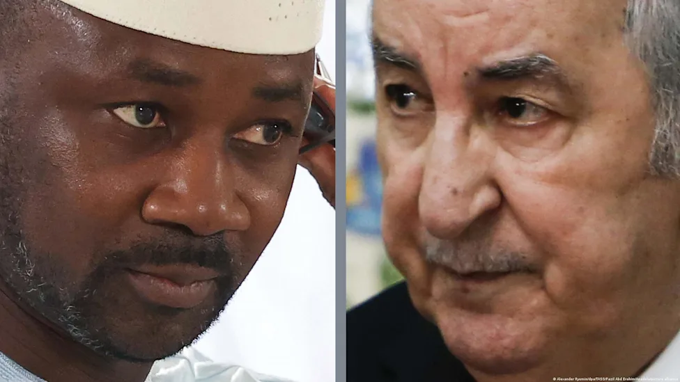 Deux drapeaux, malien et algérien, flottant côte à côte lors d'une rencontre diplomatique