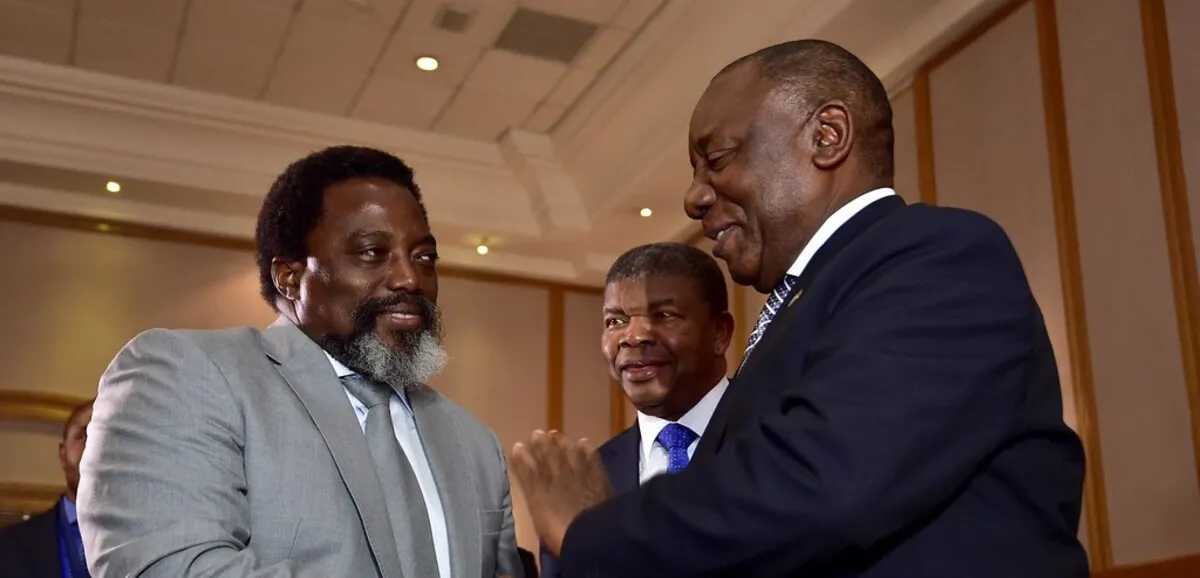 Joseph Kabila, ancien président de la RDC, en discussion avec des responsables politiques